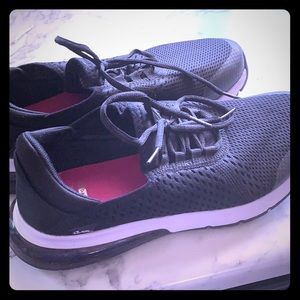 O2Air Woman’s Walking Shoe
